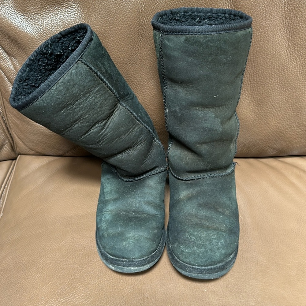 Used tall UGG boots, size 6